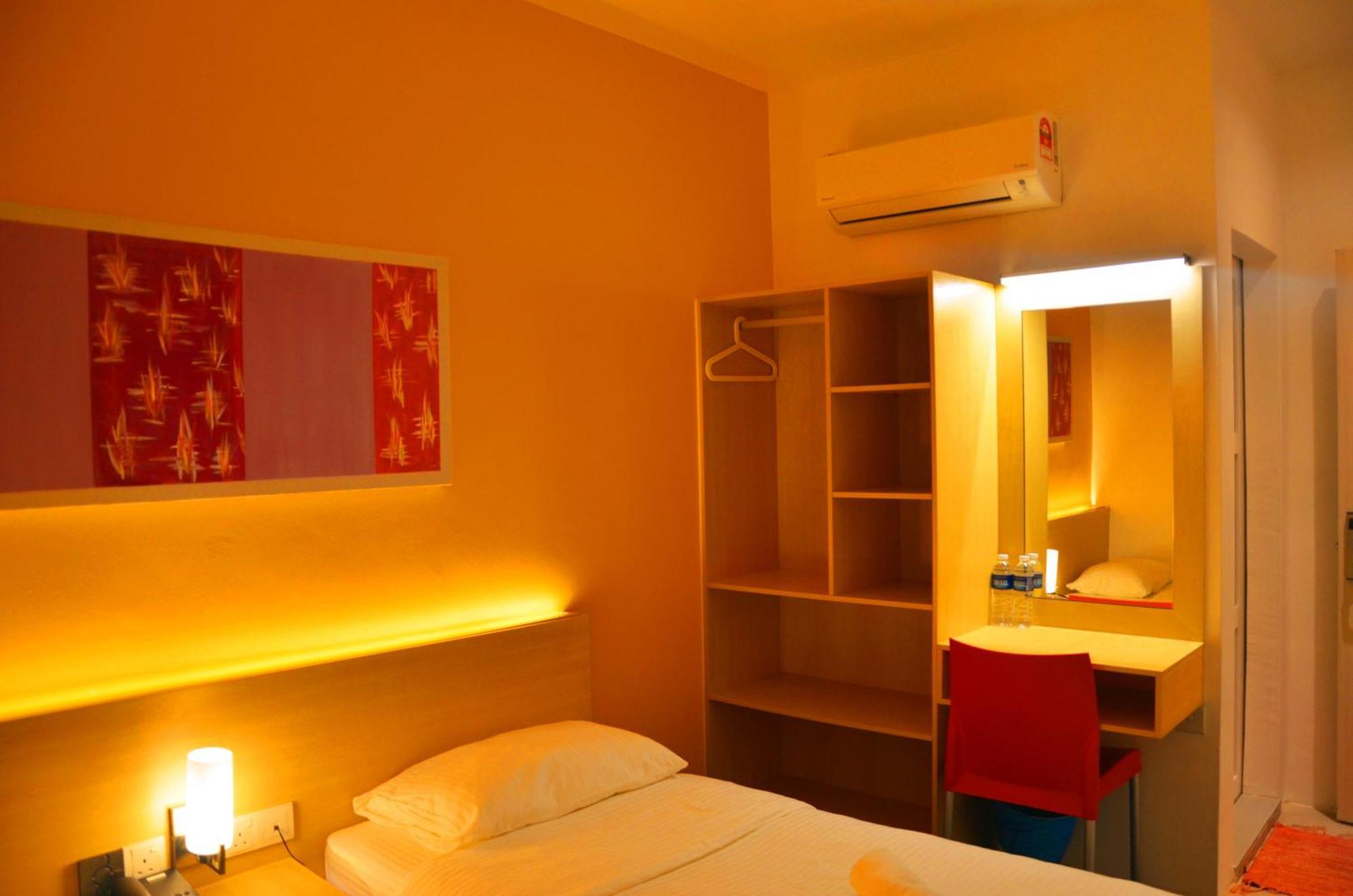 Hotel Jeti Tg Gemok Padang Endau Exterior photo