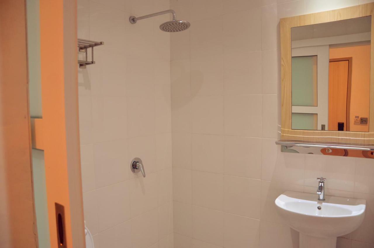Hotel Jeti Tg Gemok Padang Endau Exterior photo