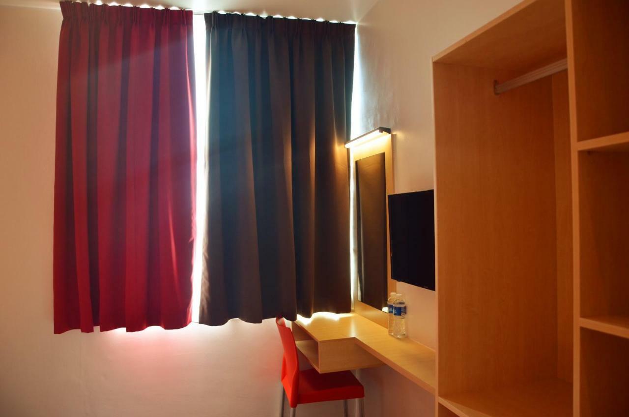 Hotel Jeti Tg Gemok Padang Endau Exterior photo